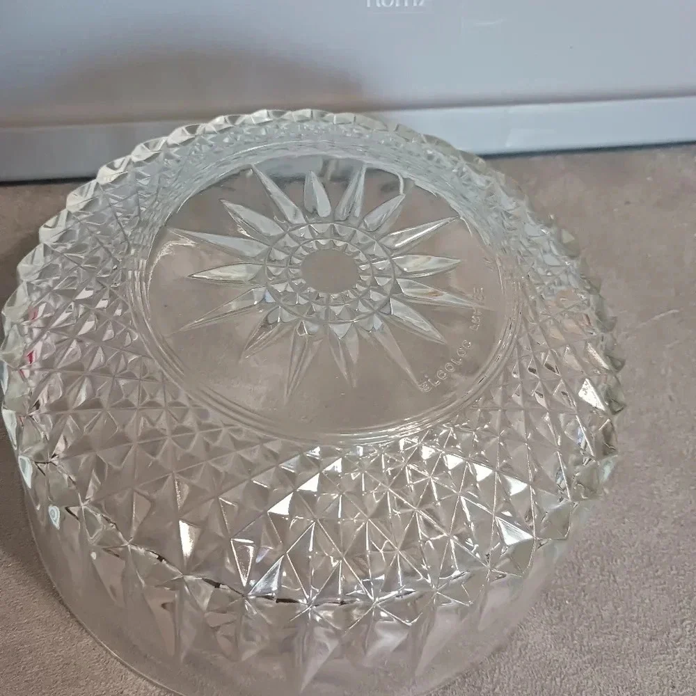 Arcoroc diamond starbust crystal glass large bowl